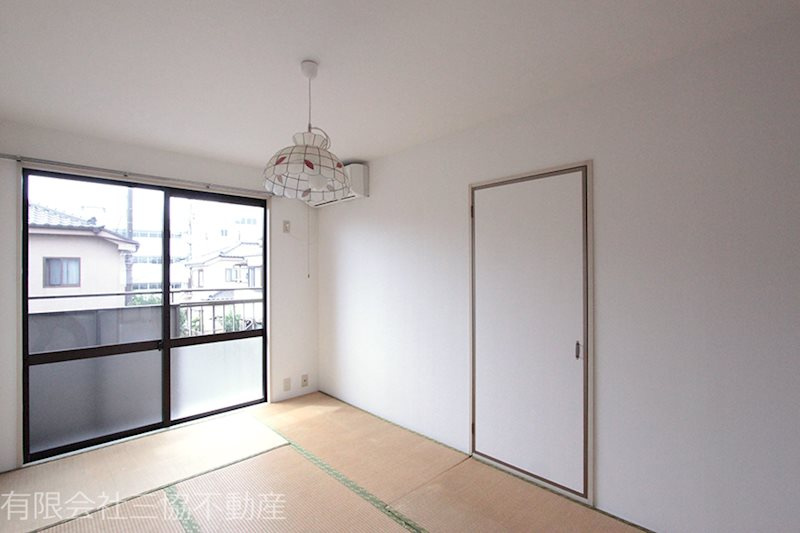 スカイコート|東側和室6畳　エアコン、収納付きのお部屋