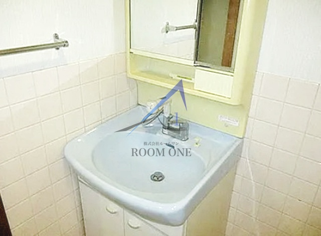 ビューコートＫの洗面所|独立洗面台です。