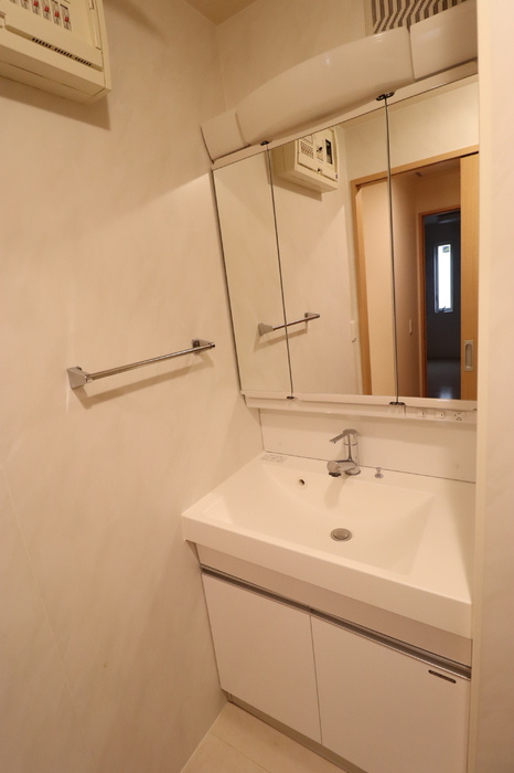 PARK　HILLS　MIYAKO　Ｆの洗面所|脱衣スペースもあります