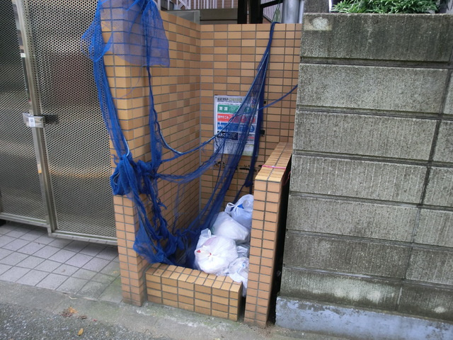 ロワジールのその他共用部分|敷地内ゴミ置き場。