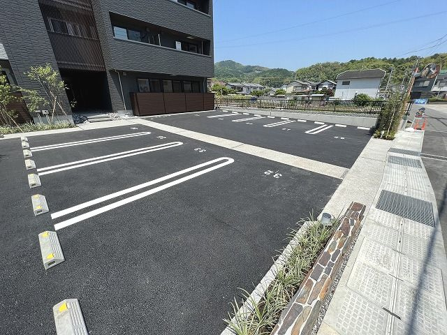 BEREO HAREの駐車場|駐車場があるので、車を買う予定の方も安心です