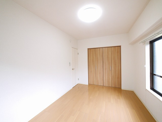 グランドパレス学園前の内装