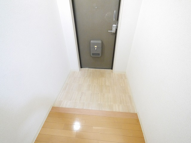 グランドパレス学園前の玄関