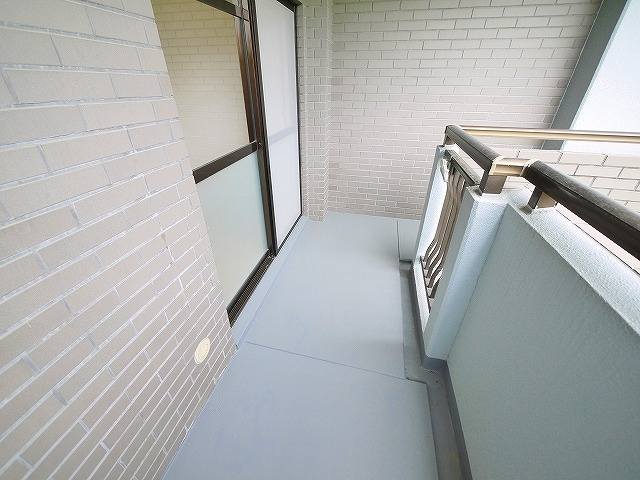 グランドパレス学園前のバルコニー