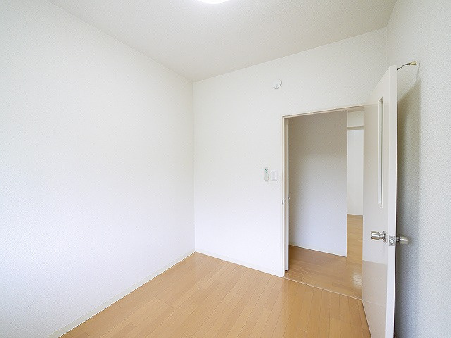 グランドパレス学園前の洋室