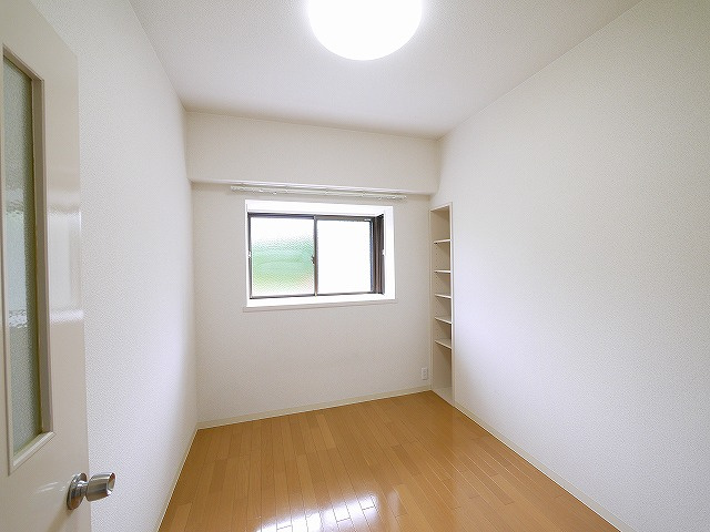 グランドパレス学園前の寝室