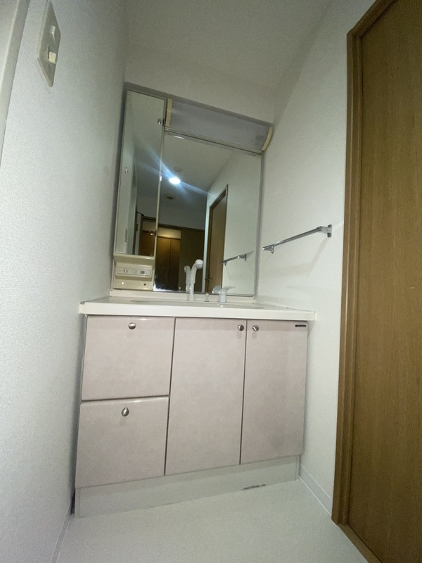 エバーランドシティ新・泉北2番館の独立洗面台