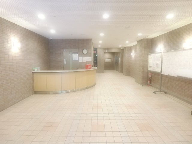 エバーランドシティ新・泉北2番館のエントランス