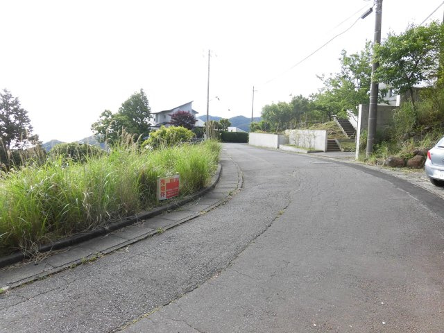 伊東市　宇佐美みのりの村の前面道路含む現地写真
