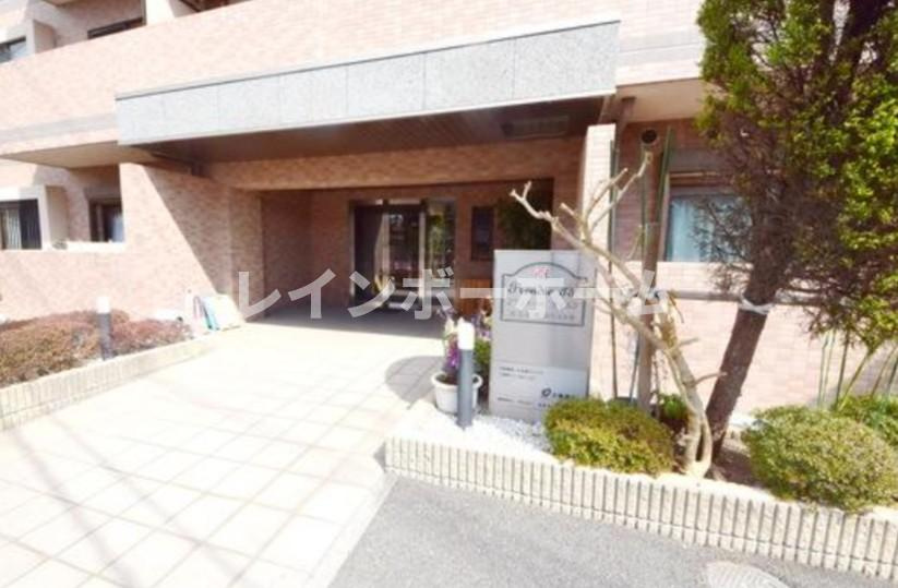 足立区鹿浜７丁目の賃貸マンションのエントランス