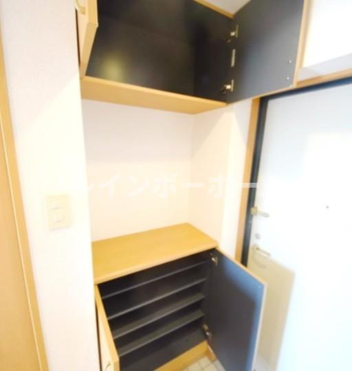 足立区鹿浜７丁目の賃貸マンションの収納