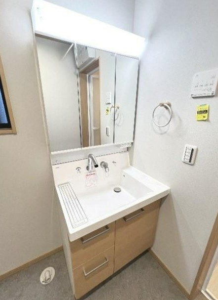 【中古】鶴ヶ島市脚折リフォーム中古住宅の独立洗面台|新品の洗面台です！