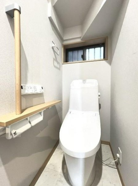 【中古】鶴ヶ島市脚折リフォーム中古住宅のトイレ|シンプルなトイレスペースです！こちらも新品☆