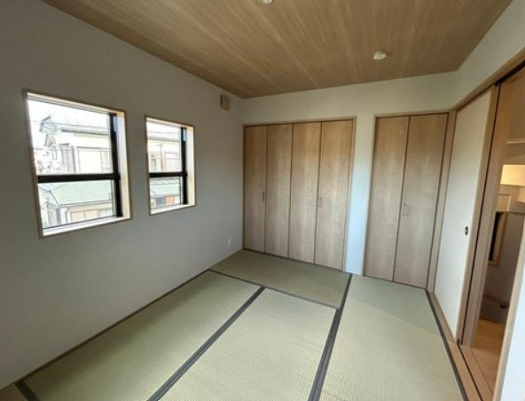 【中古】鶴ヶ島市脚折リフォーム中古住宅の和室|2F 6帖和室です☆