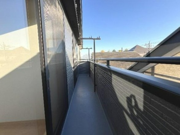 【中古】鶴ヶ島市脚折リフォーム中古住宅のバルコニー|暖かな日差しのふりそそぐバルコニー