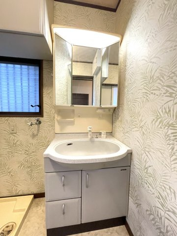 岩槻区本宿戸建ての独立洗面台