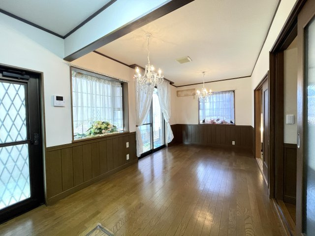 岩槻区本宿戸建ての居間・リビング