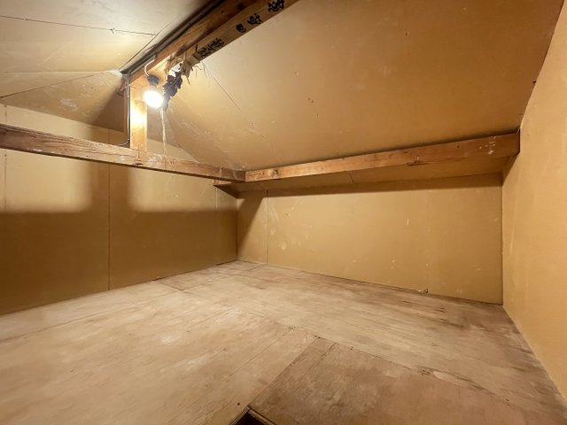 岩槻区本宿戸建ての内装|屋根裏収納