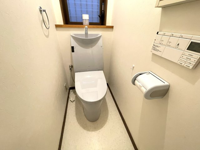 岩槻区本宿戸建てのトイレ