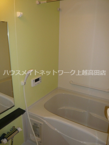 プリヨン高田の浴室|浴室乾燥付浴室
