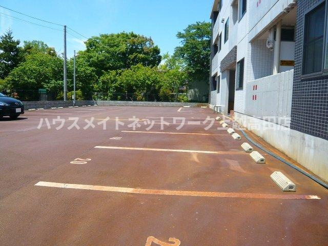 プリヨン高田の駐車場|駐車場