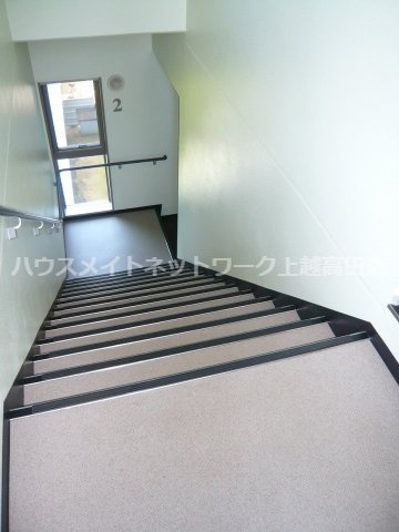 プリヨン高田のその他共用部分|階段