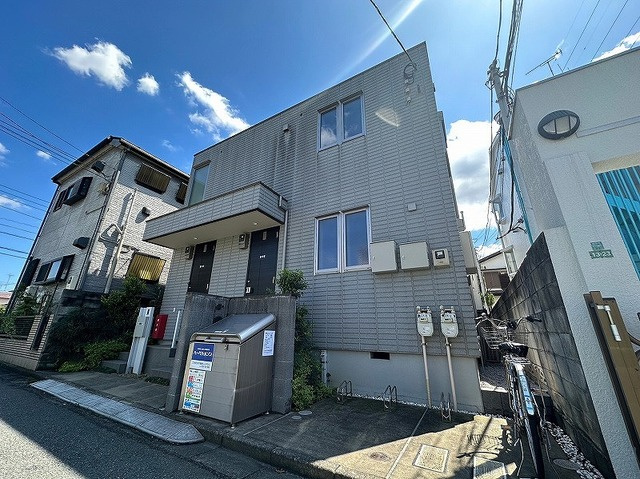 メゾン京のエントランス|★１フロア１住戸★耐震・耐火の旭化成へーベルメゾン★