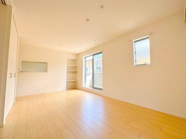 メゾン京の寝室|★2面採光の明るい室内★