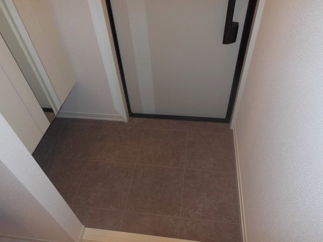 シャルムソレイユⅠ番館の玄関