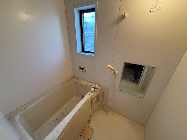 フォーラム中央の浴室