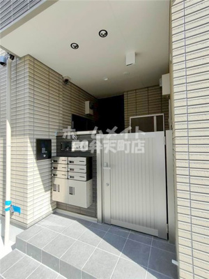 【エントランス】 | アリビオ西九条 | ゆとりのあるエントランスです