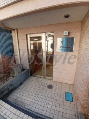 【エントランス】 | マーベラス鶯谷