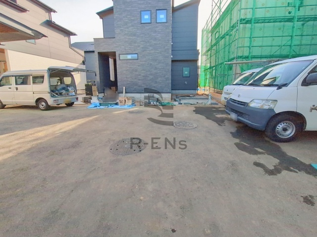 【前面道路含む現地写真】 | 西東京市北町５丁目　新築戸建て　１２号棟 | 落ち着いた低層住宅街の一角、穏やかな街並みが広がります