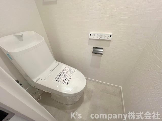 ◎茅ヶ崎市本村4丁目　グラン・コート湘南茅ヶ崎のトイレ|白を基調とした清潔感のあるトイレ◇