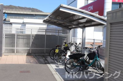 【その他共用部分】 | レヴァンテ薊野東町 | 駐輪場完備