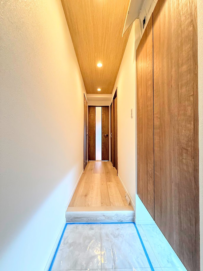 東戸塚ヒミコマンションの玄関|◆明るい玄関です！散らかりやすい玄関もスッキリする大容量のシューズボックス付き。