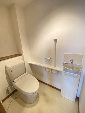 オーヴィジョン黄金ステーションサイドのトイレ|落ち着いた色調のトイレです