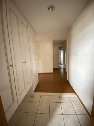 オーヴィジョン黄金ステーションサイドの玄関|収納もある玄関です