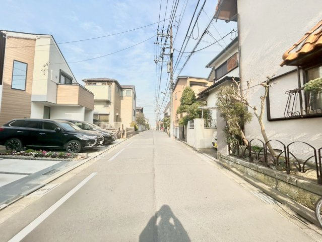 大田区田園調布本町　中古戸建の前面道路含む現地写真|2026.02.05撮影

現地ご見学希望・資料請求などお気軽にお問い合わせ下さい！
03-5990-5201
