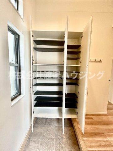 ジオガーデン彩都茨木の収納|玄関収納