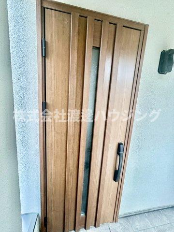 ジオガーデン彩都茨木の玄関