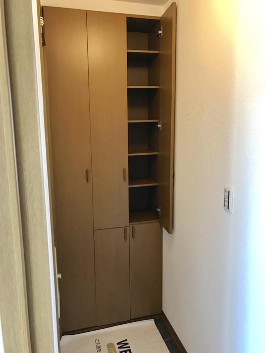 ヴィラ・ロワイヤル参番館の玄関