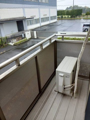 【バルコニー】 | Le temps calme B（ルタンキャルム） | 広々としたバルコニーです