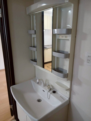 【洗面所】 | Le temps calme B（ルタンキャルム） | 独立洗面台です