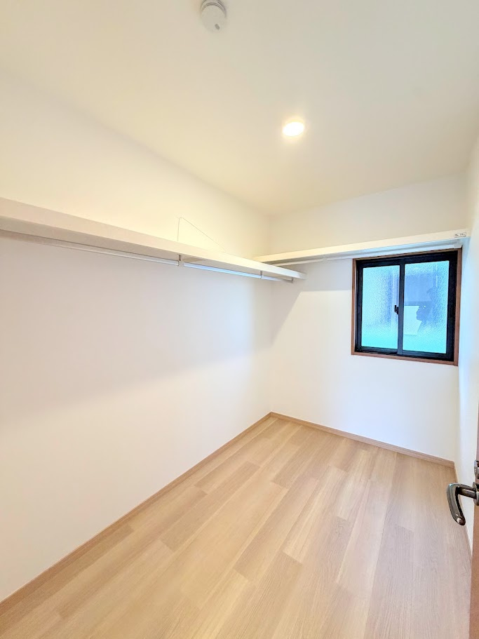 栄区野七里　中古戸建て　第1の収納|◆暮らし心地を大きく左右する収納を、適材適所に配置し使い勝手を考慮しました。空間を余すところなく有効利用した収納は生活空間をより豊かなものにしてくれるでしょう。