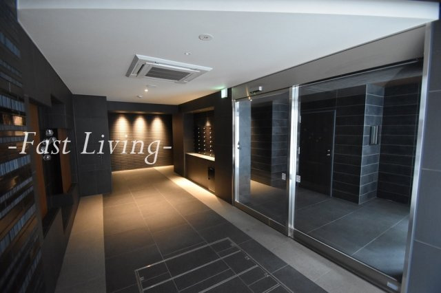 レガシア千代田三崎町のロビー