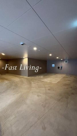 サンライズ茅場町の駐車場