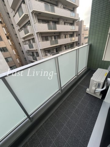 ルーセントK台東のバルコニー