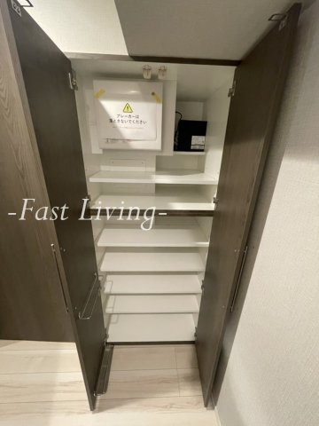 デュオフラッツ飯田橋EASTの玄関