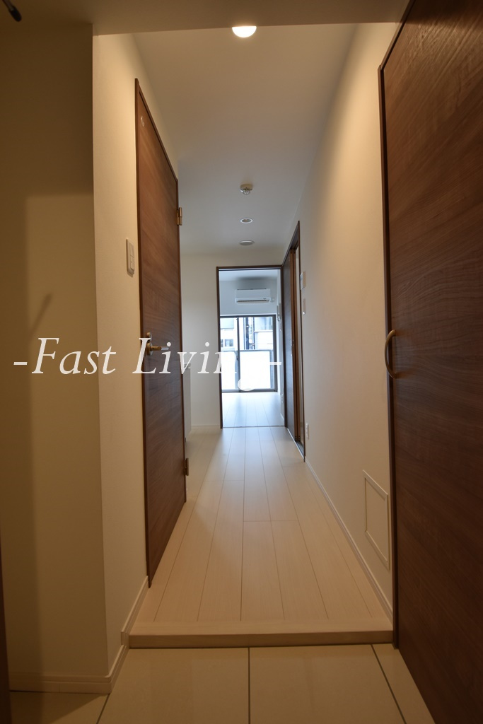 リバーレ日本橋三越前の玄関